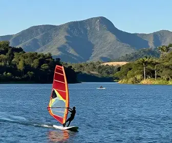 Aventuras de Windsurf na Represa de Jurumirim: Explore o Melhor de Avaré – SP Aventuras de Windsurf na Represa de Jurumirim: Explore o Melhor de Avaré - SP