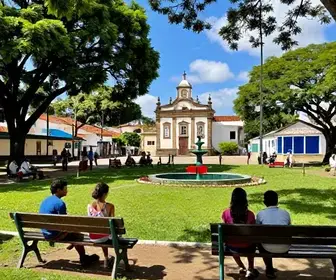 Descubra a Praça Romeu Bretas: O Coração da Cidade de Avaré Descubra a Praça Romeu Bretas: O Coração da Cidade de Avaré