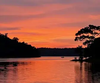 Desfrute do Pôr do Sol Incrível na Represa de Jurumirim em Avaré Desfrute do Pôr do Sol Incrível na Represa de Jurumirim em Avaré